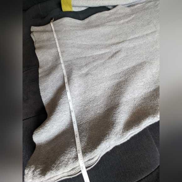 💙 TAHARI 💙 Grey Mock Turtleneck sweater with contrasting sleeves - Picture 5 of 6